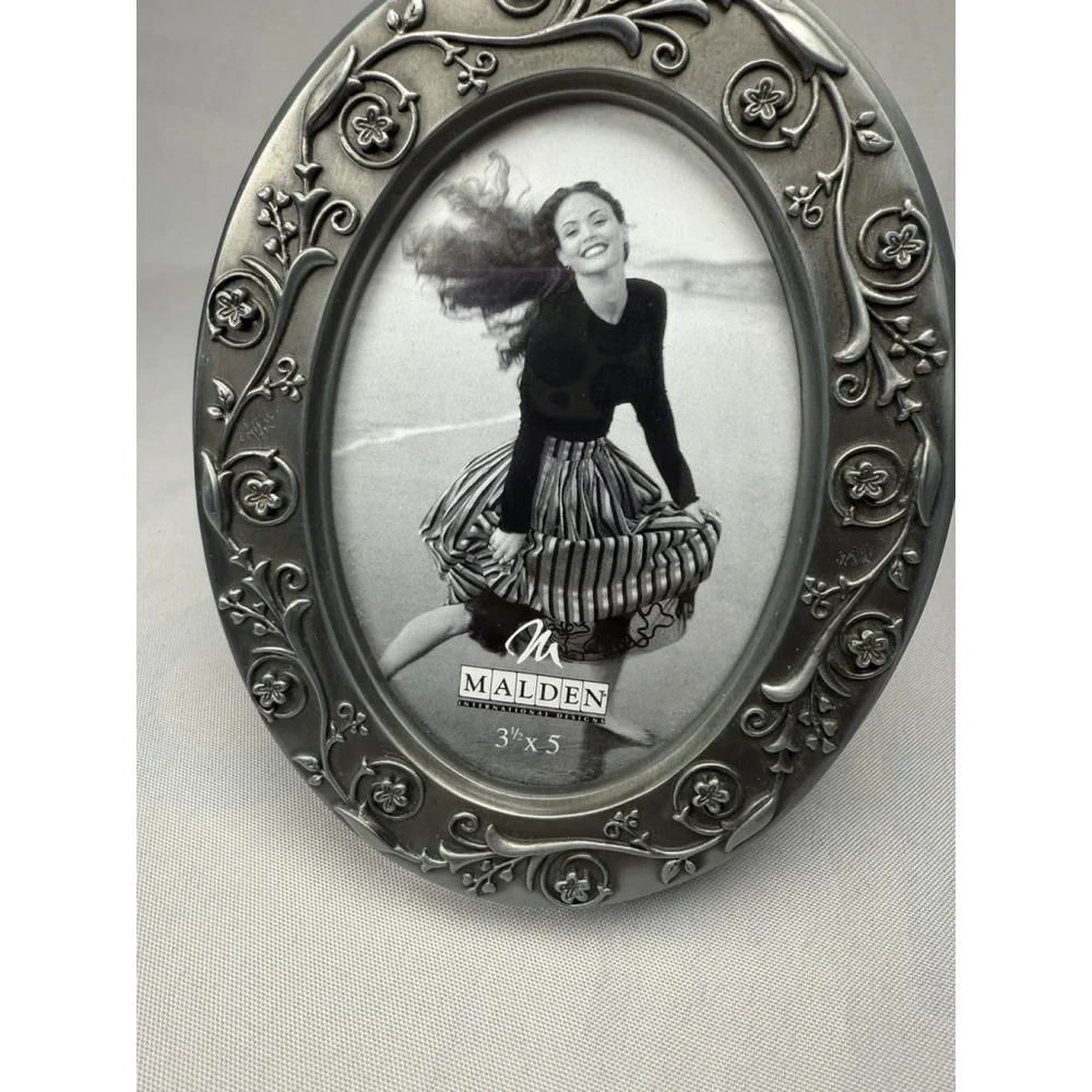 Malden Pewter Ornate Floral Oval Picture Photo Frame 3.5” x 5” Easel Back